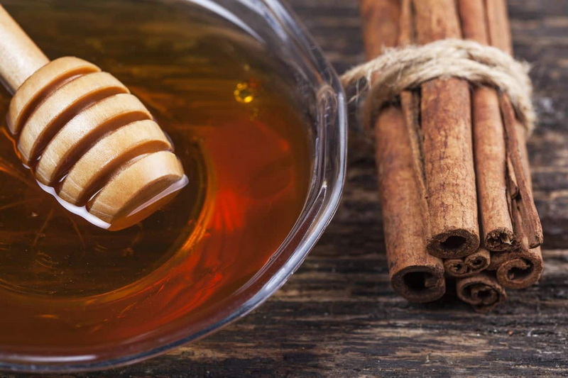 Làm thế nào để chiết xuất vỏ quế giúp với da dễ bị mụn trứng cá?